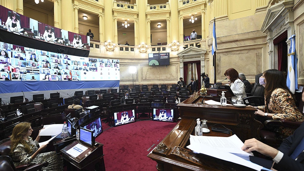 El presidente de la Comisión de Salud, el radical jujeño Mario Fiad, dijo que el proyecto "viene a traer certezas y definiciones a un tema de enorme complejidad". El presidente de la Comisión de Salud, el radical jujeño Mario Fiad, dijo que el proyecto "viene a traer certezas y definiciones a un tema de enorme complejidad".